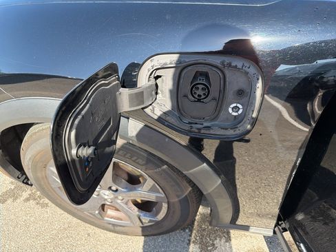 Used 2021 Ford Mustang Mach-E Select image 12