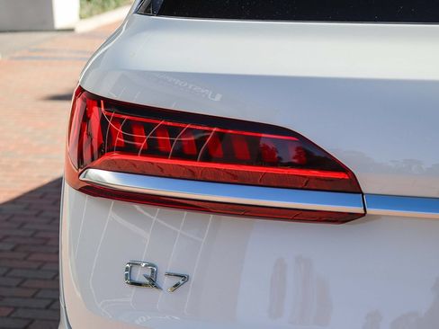 Certified 2023 Audi Q7 2.0T Premium w/ Convenience Package AWD/4WD image 9