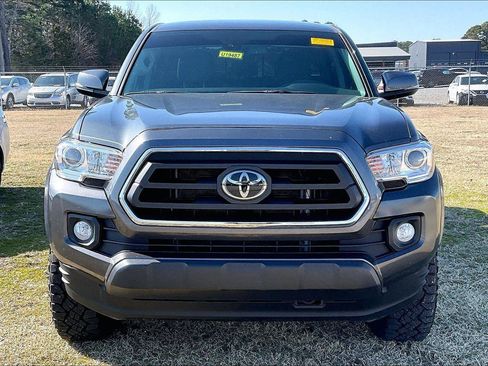 Used 2023 Toyota Tacoma SR5 w/ Technology Package image 7