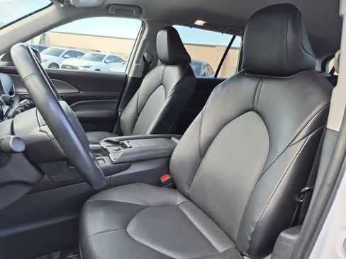 Used 2024 Toyota Grand Highlander XLE image 15