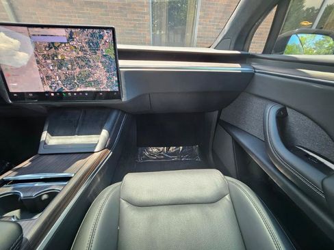 Used 2023 Tesla Model X AWD/4WD image 57