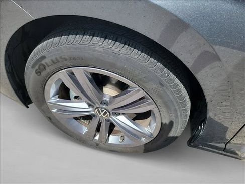 Used 2023 Volkswagen Jetta SE FWD image 9