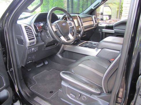Used 2019 Ford F250 Platinum w/ Platinum Ultimate Package AWD/4WD image 13