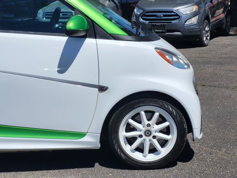 Used 2015 smart fortwo passion RWD image 7