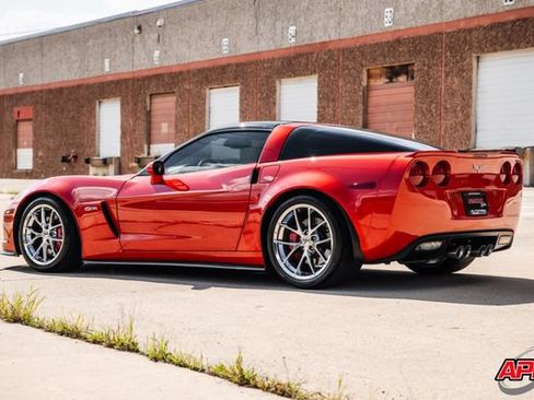 Used 2011 Chevrolet Corvette Z06 w/ Z06 Carbon Fiber Package RWD image 58