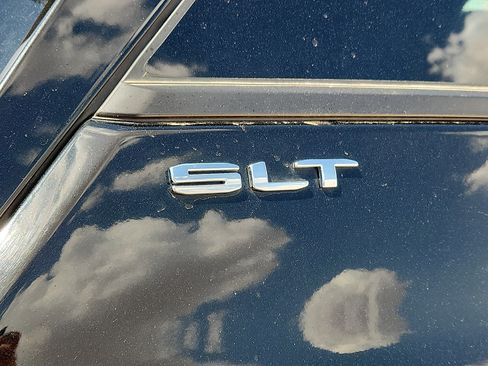 Used 2022 GMC Terrain SLT AWD/4WD image 8