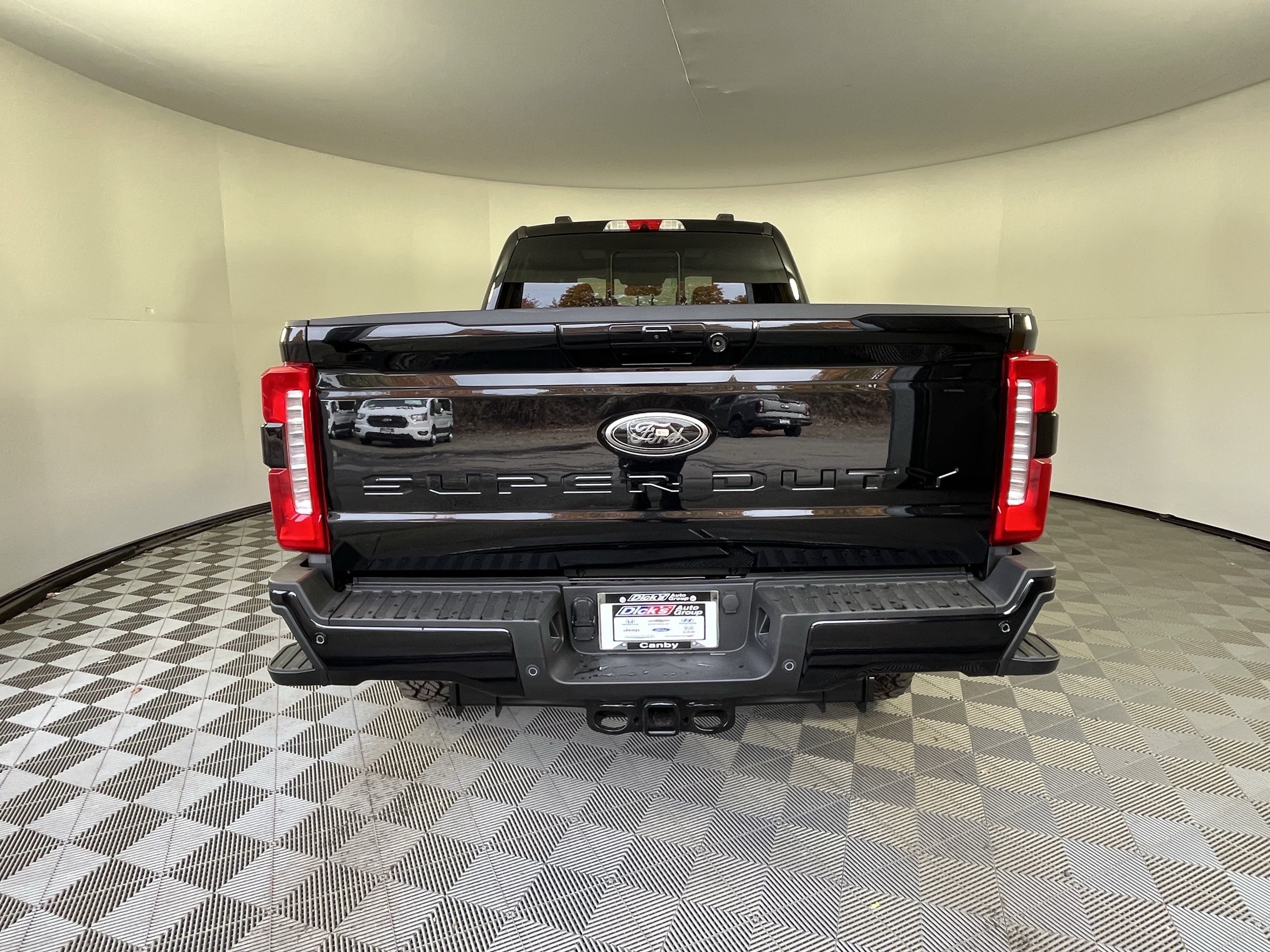 New 2026 Ford F350 Lariat w/ Tremor Off-Road Package AWD/4WD image 4