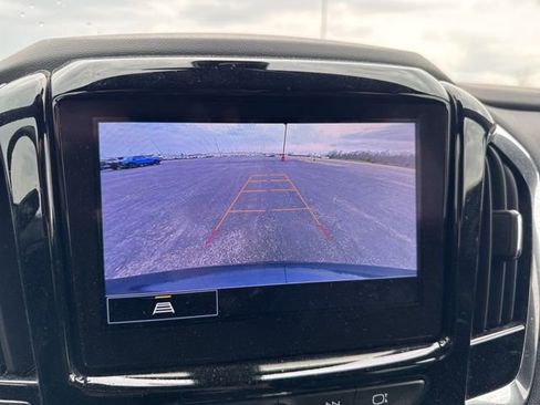 Used 2023 Chevrolet Traverse LT image 12