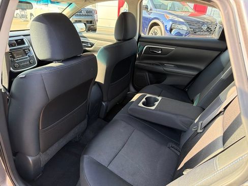 Used 2017 Nissan Altima 2.5 SR w/ Midnight Edition Package FWD image 17