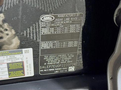 Used 2023 Land Rover Defender 110 SE image 34