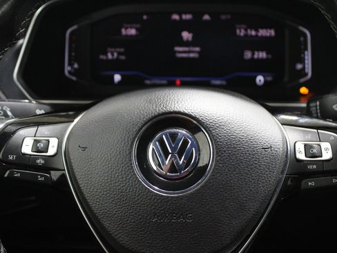 Used 2021 Volkswagen Tiguan SEL Premium R-Line image 8