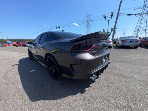 Used 2019 Dodge Charger R/T w/ Performance Handling Group RWD image 18