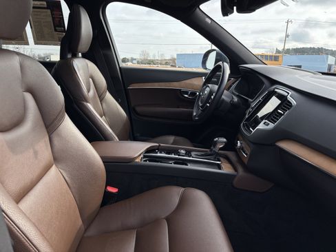 Used 2021 Volvo XC90 T6 Momentum w/ Advanced Package image 20