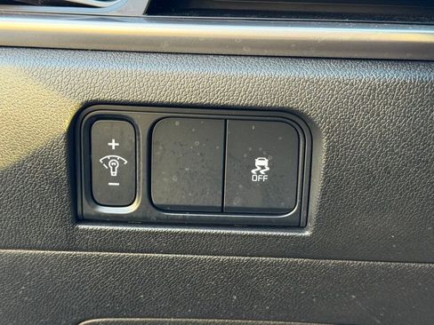 Used 2025 Kia Sorento S image 31