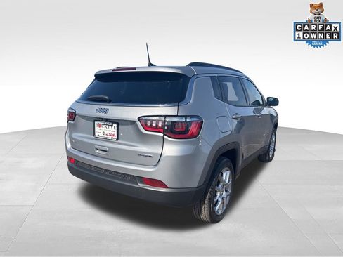 Used 2022 Jeep Compass Latitude AWD/4WD image 3