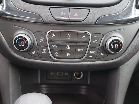 Used 2024 Chevrolet Equinox RS FWD image 12