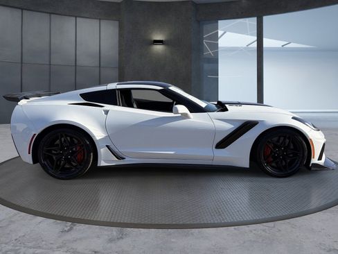 Certified 2019 Chevrolet Corvette ZR1 RWD image 7