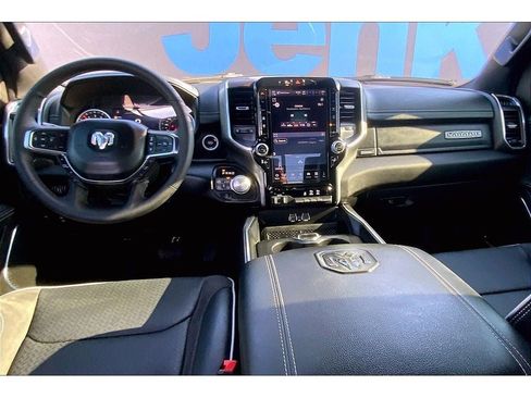 Used 2025 RAM 1500 Laramie w/ Sport Appearance Package AWD/4WD image 17