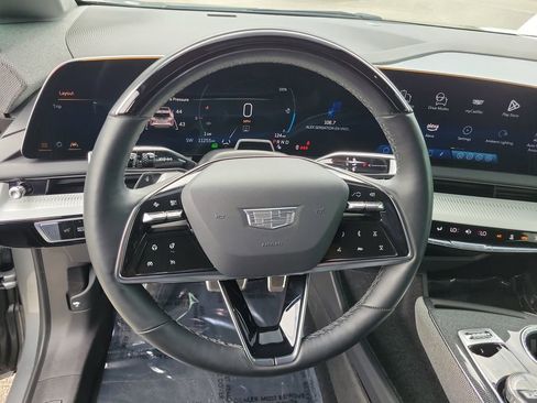 Used 2025 Cadillac Optiq Luxury 1 image 22