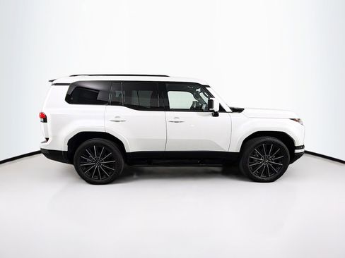 Used 2025 Lexus GX 550 w/ Cold Area Package image 8