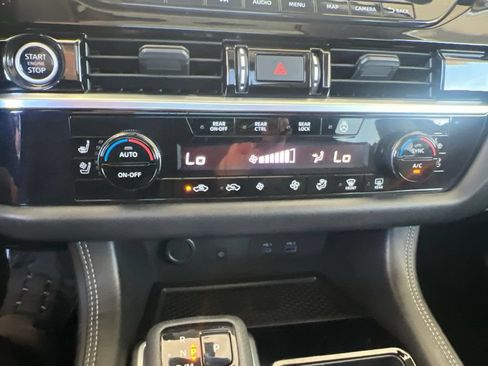 Used 2022 Nissan Pathfinder Platinum AWD/4WD image 59