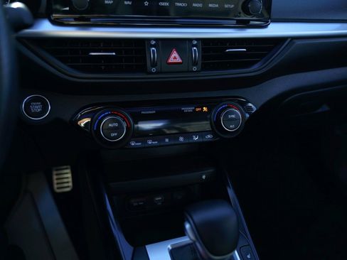 Used 2024 Kia Forte GT-Line w/ GT-Line Premium Package image 16