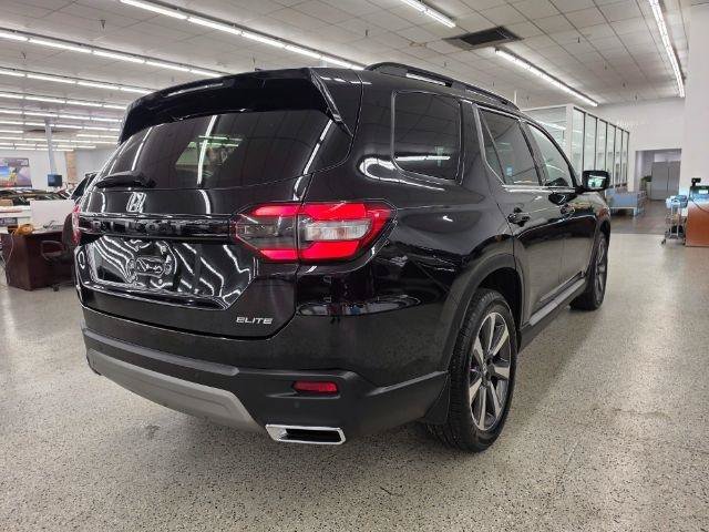 Used 2025 Honda Pilot Elite image 5