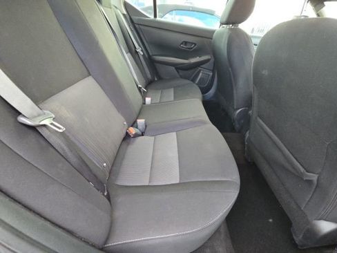 Used 2024 Nissan Sentra SV image 11