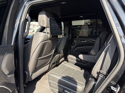 Used 2023 Cadillac Escalade Sport w/ LPO, ONYX Package image 48