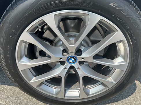 Used 2025 BMW X5 xDrive50e w/ Climate Comfort Package AWD/4WD image 13
