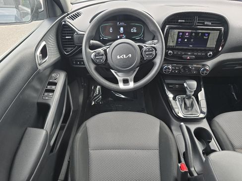 Used 2024 Kia Soul S FWD image 29