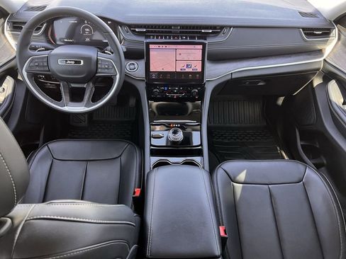 Used 2023 Jeep Grand Cherokee L Limited w/ Luxury Tech Group II image 12