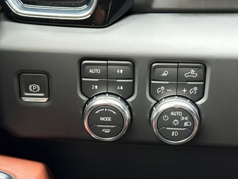 Used 2024 GMC Sierra 1500 Denali Ultimate AWD/4WD image 35