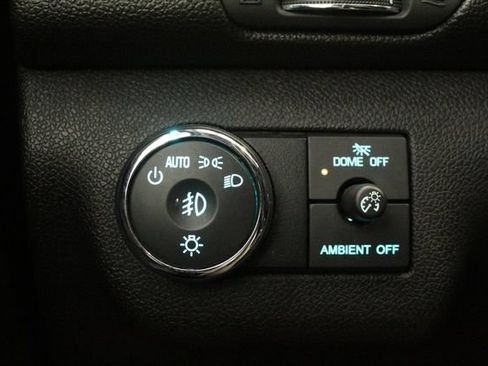 Used 2017 Chevrolet Traverse LT FWD image 11