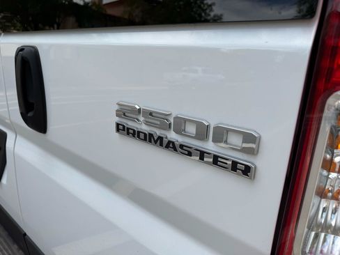 Used 2025 RAM ProMaster 2500 w/ U-Haul Equipment Group FWD image 39