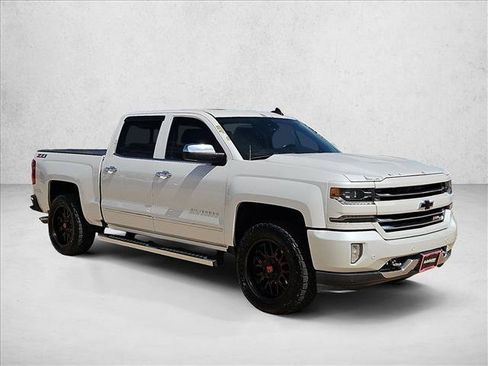 Used 2017 Chevrolet Silverado 1500 LTZ Z71 w/ LTZ Plus Package AWD/4WD image 3