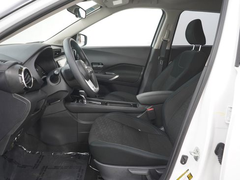 Used 2024 Nissan Kicks SV FWD image 21