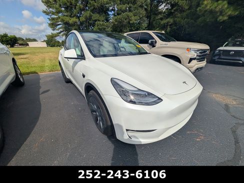 Used 2025 Tesla Model Y Long Range AWD/4WD image 4