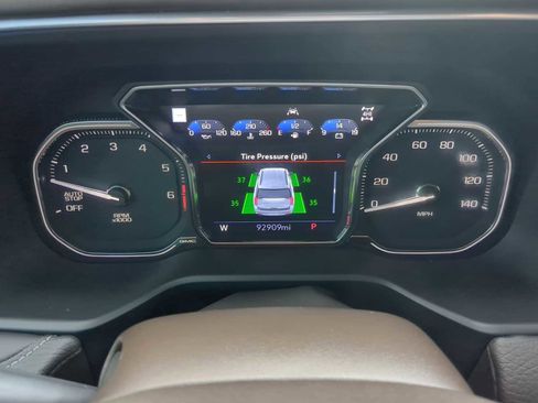 Used 2021 GMC Yukon Denali w/ Denali Premium Package AWD/4WD image 18