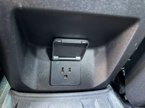 Used 2024 Chevrolet Colorado ZR2 w/ ZR2 Convenience Package III image 14