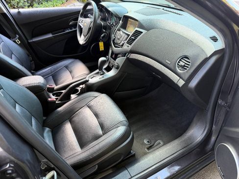 Used 2014 Chevrolet Cruze Diesel w/ Enhanced Safety Package FWD image 25