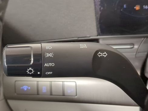Certified 2024 Hyundai Kona SEL w/ Convenience Package FWD image 28
