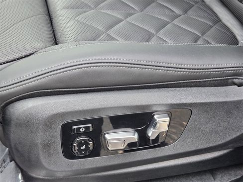 New 2026 BMW X7 xDrive40i w/ M Sport Package image 26