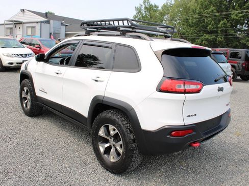 Used 2016 Jeep Cherokee Trailhawk w/ Comfort/Convenience Group AWD/4WD image 9