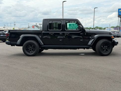Used 2021 Jeep Gladiator Sport AWD/4WD image 6