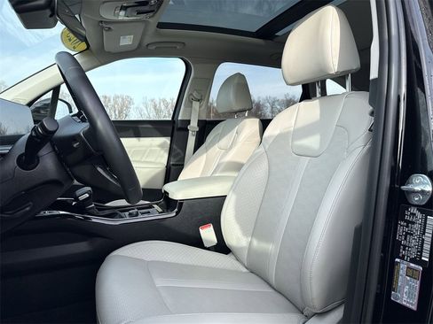 Used 2025 Kia Sorento SX image 13