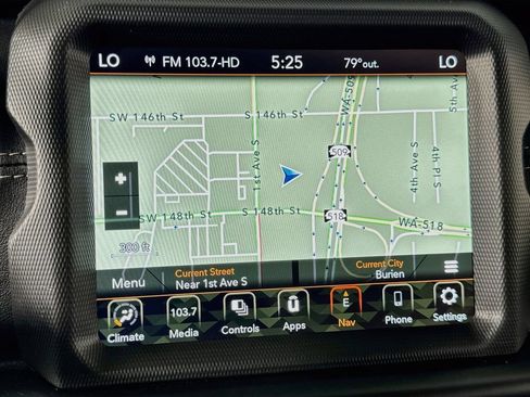 Used 2022 Jeep Wrangler Unlimited Sahara AWD/4WD image 40