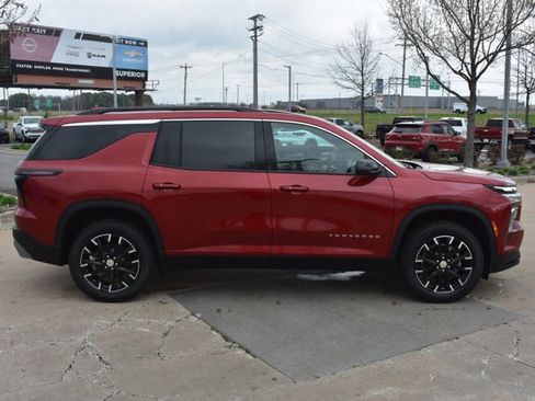New 2026 Chevrolet Traverse LT w/ Sun and Wheel Package image 4