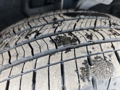 Used 2024 Jeep Grand Cherokee Limited image 9