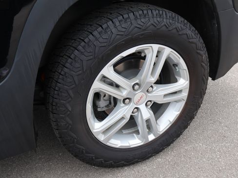 Used 2022 GMC Terrain SLE w/ Driver Convenience Package FWD image 40